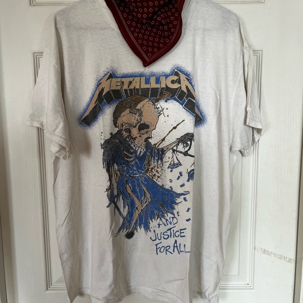 Urban Outfitters White Metallica Graphic Tee with Blue Print